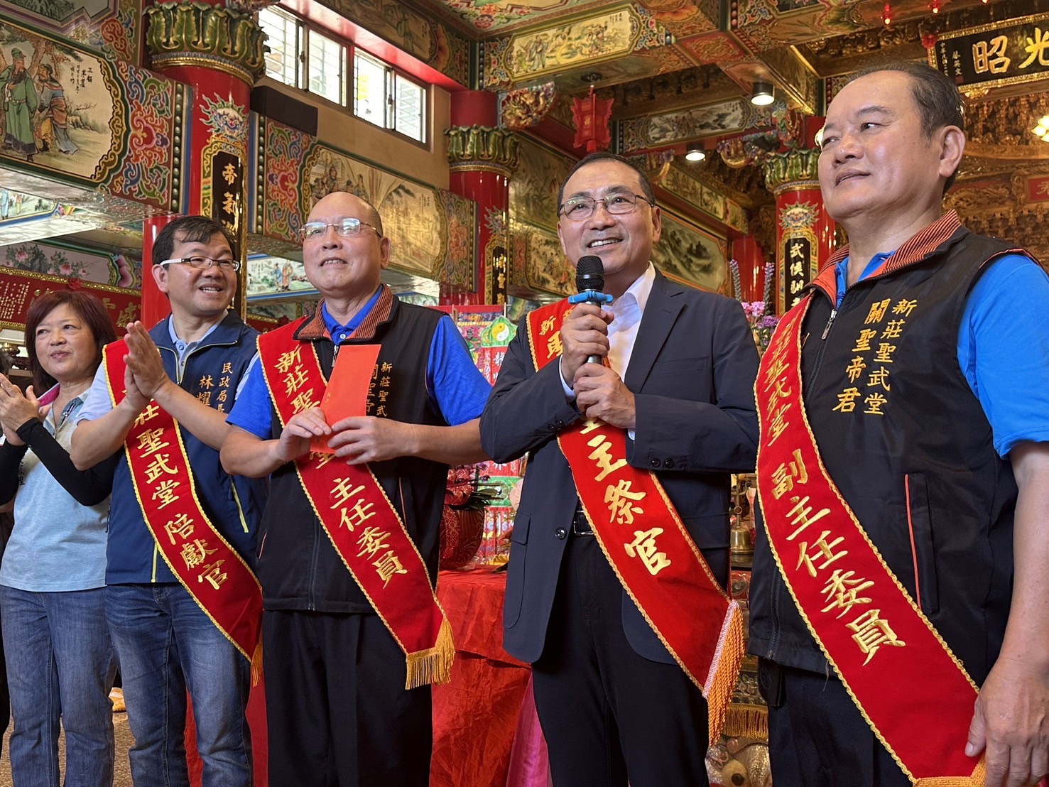 市長侯友宜今(29)日前往新莊聖武堂參拜，恭祝關聖帝君聖誕。