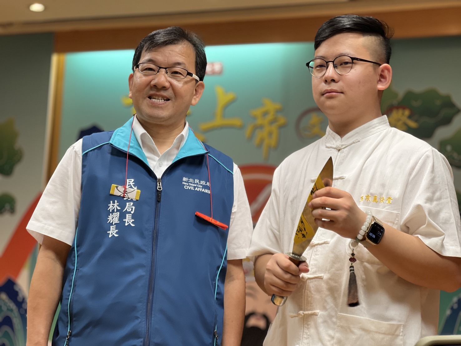 今現場也演示了過七星橋的方式，11月8日活動會場將搭建七星平安橋，由堂主用小法儀式為民眾消災解厄。