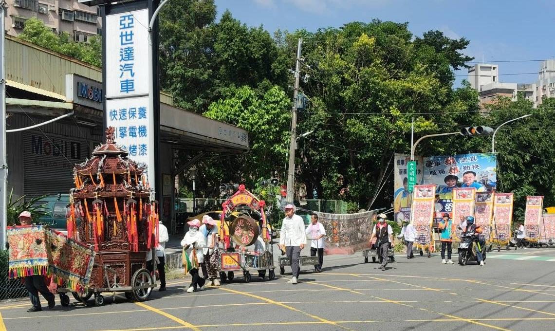 現場除地方仕紳外，亦有多位友宮代表蒞臨觀禮，場面隆重盛大。