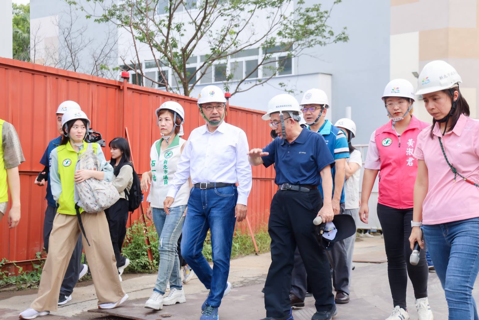 侯友宜8年306場走透透，行動治理深入基層，里區府攜手共創幸福城市(九)。